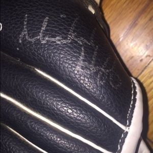 Signed Michael Huff baseball glove